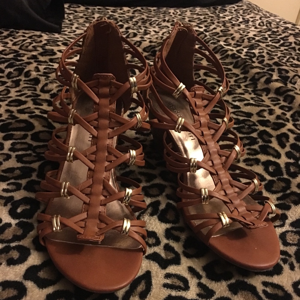 Wedged strappy sandals